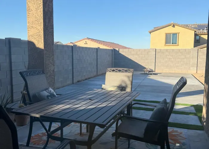 Holiday home 4br, Near By State Farm, La Dodgers, Arena & Luke Air Force Base