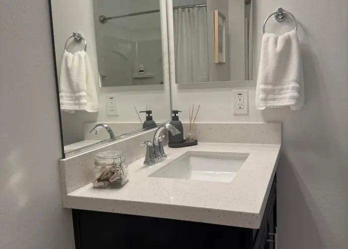 4br, Near By State Farm, La Dodgers, Arena & Luke Air Force Base *